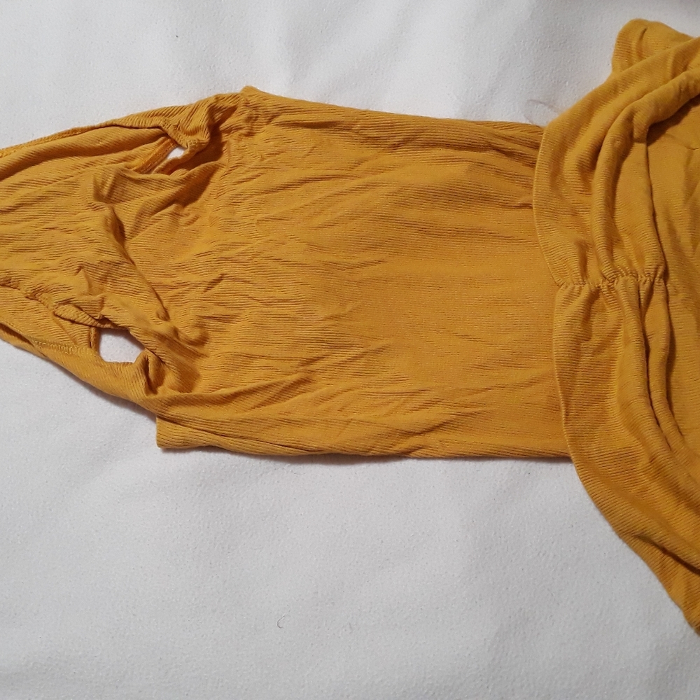 Off shoulder bodysuit, M